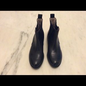 Louise et Cie Black Leather Chelsea Boots US8